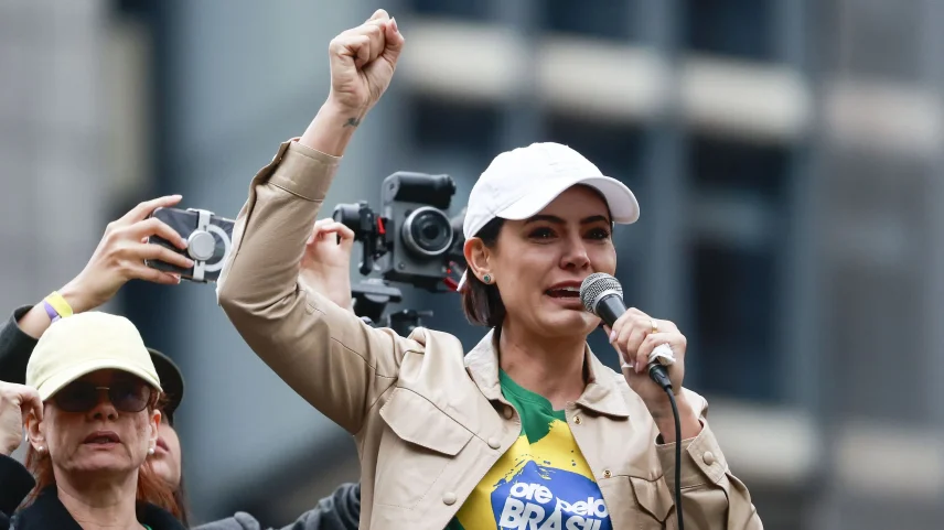 Michelle Bolsonaro discursa em evento de apoio a Jair Bolsonaro, em setembro de 2025. (Foto: Sebastião Moreira/EFE)