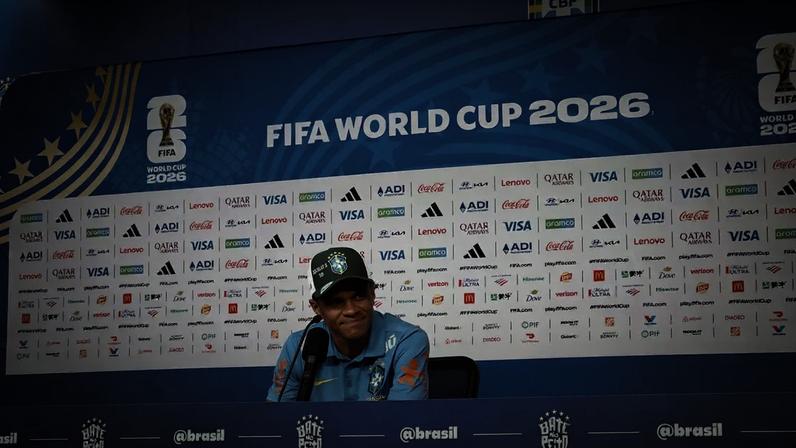 Matheus Cunha concede entrevista coletiva no hotel da Seleção nesta sexta