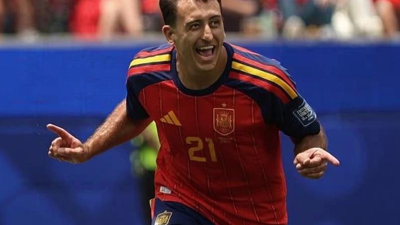 Mikel Oyarzabal comemora gol da Espanha contra a Áustria na Copa do Mundo