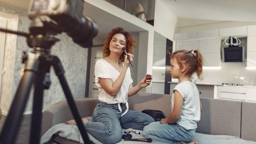 A medida respinga prioncipalmente em influenciadores mirins. — Foto: Magnific