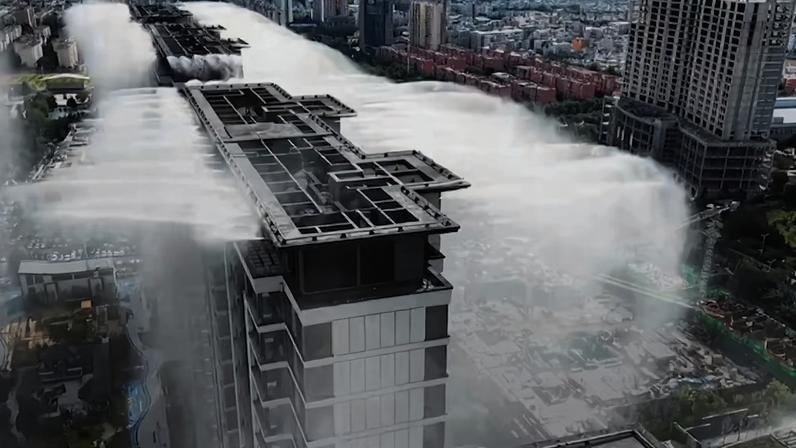 Inovação instalada no topo de edifícios na província de Shanxi utiliza o princípio da evaporação para aliviar a sensação térmica sem encharcar as ruas