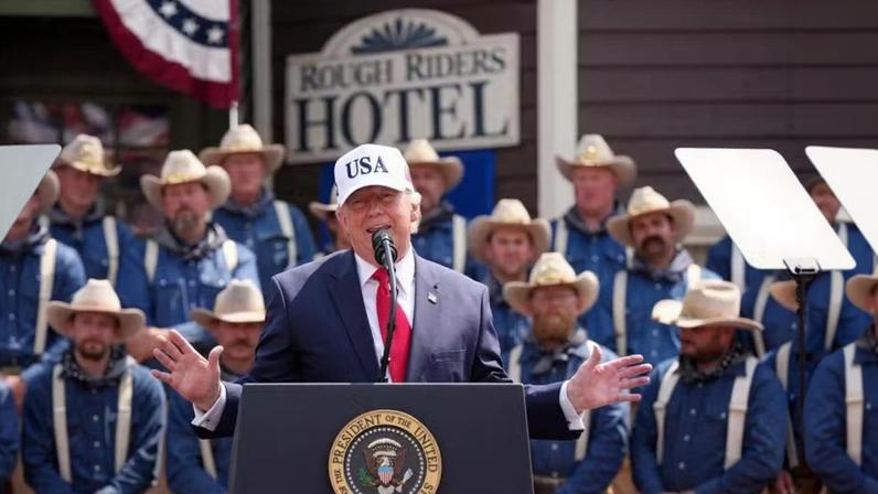 O presidente dos EUA, Donald Trump, discursa na Dakota do Norte: republicano participa de eventos no calendário de celebrações da independência americana criado pela Freedom 250