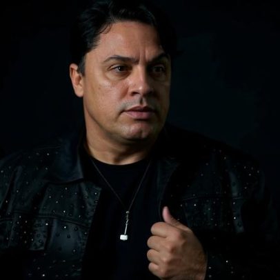 Filho do cantor Neto Araújo sofre acidente a caminho do velório