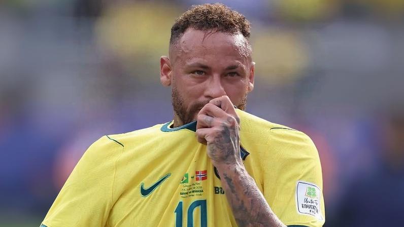 Neymar chora após eliminação do Brasil contra a Noruega