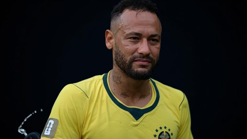 Neymar chora após eliminação do Brasil contra a Noruega