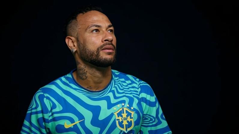 Neymar durante aquecimento de Escócia x Brasil, jogo da Copa do Mundo