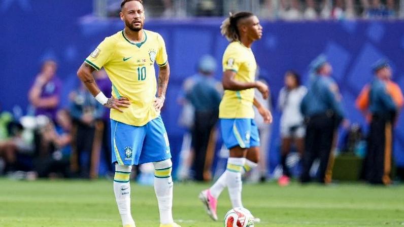 Neymar em ação na partida entre Brasil e Noruega pelas oitavas de final da Copa do Mundo 2026