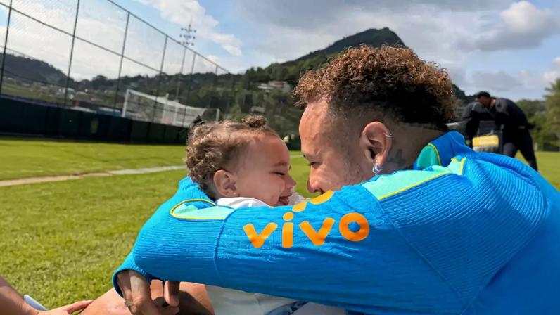 Neymar faz declaração para a filha Mel