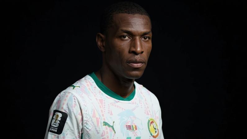 Nicolas Jackson em ação durante jogo entre Senegal e Noruega pela Copa do Mundo