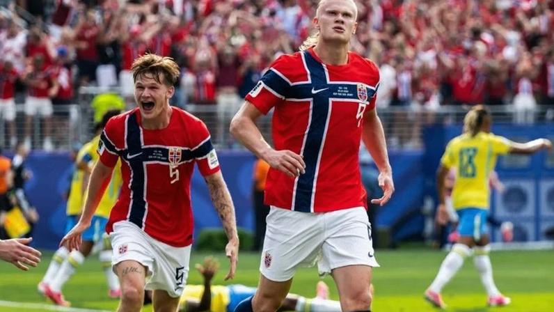 Durante os primeiro minutos de jogo, a seleção da Noruega marcou um gol que foi logo anulado pelo árbitro