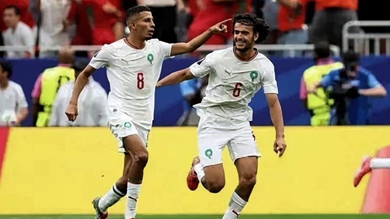 Azzedine Ounahi celebra seu gol para o Marrocos, no duelo contra o Canadá pelas oitavas de final da Copa