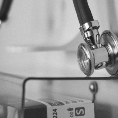 Queda de mortes por meningite desacelera e desafia meta da OMS