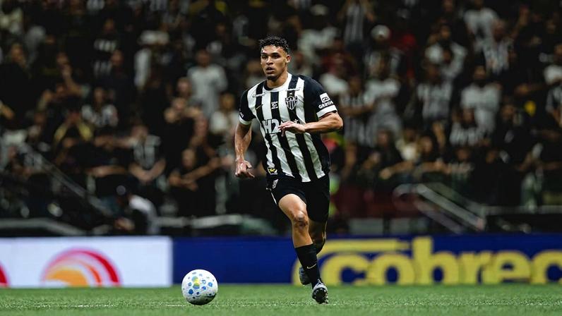 Meia Victor Hugo já disputou 27 jogos e marcou quatro gols com a camisa do Atlético