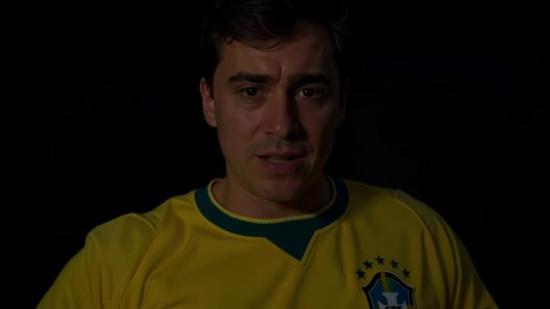 Pedro Rousseff (esq.) mencionou que o senador Romário abriu mão do salário durante a Copa e cobrou a mesma postura de Nikolas (dir.)