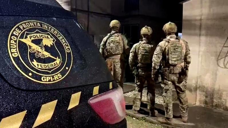 Na imagem, agentes da Polícia Federal do Rio Grande do Sul