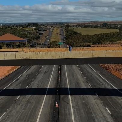 Pista inferior de viaduto em construção na BR-020 é liberada