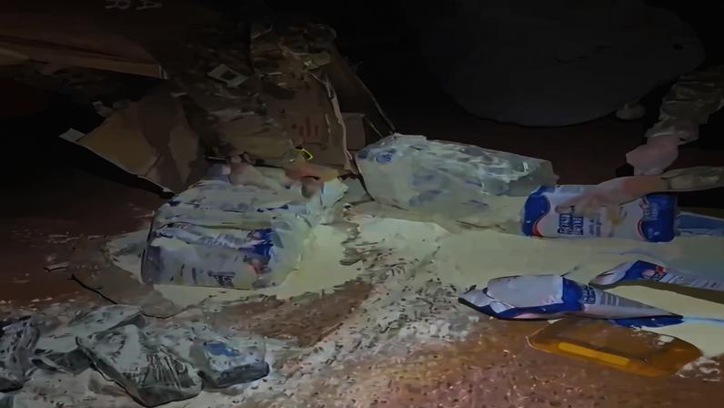 Maconha escondida em fardos de trigo é encontrada em ônibus pela PMDF