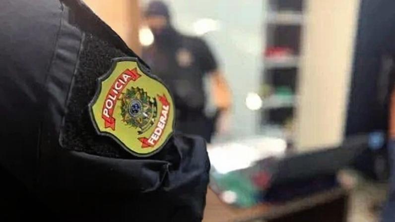 Segundo a Brigada Militar, o policial militar, teria efetuado disparos de arma de fogo contra um policial federal durante o cumprimento do mandado judicial contra a sua esposa