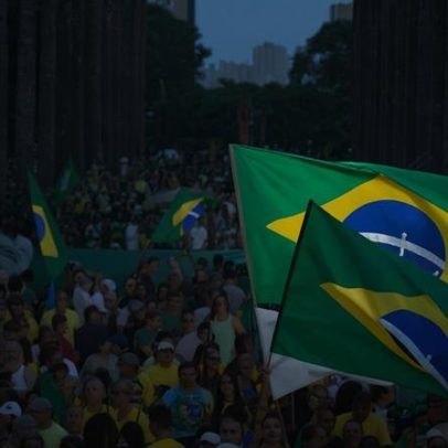 Direita volta a superar a esquerda no Brasil, aponta pesquisa