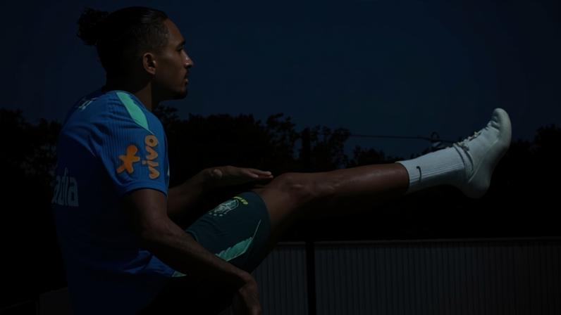 Raphinha durante treino da seleção brasileira