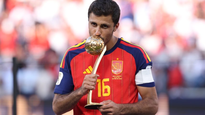 Espanha domina premiação e Rodri é eleito melhor jogador da Copa