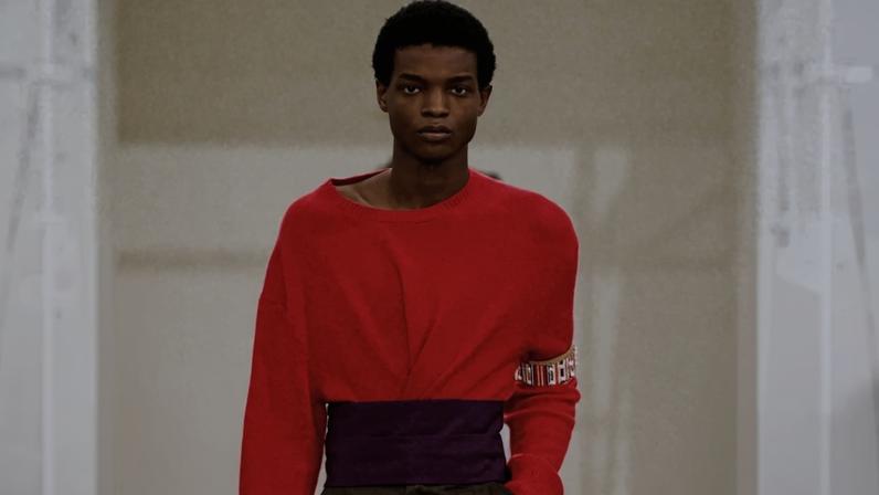 Roxo e vermelho são tendência nas passarelas masculinas de 2027