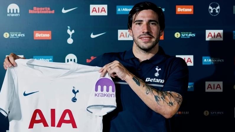 Sandro Tonali foi anunciado oficialmente como reforço do Tottenham