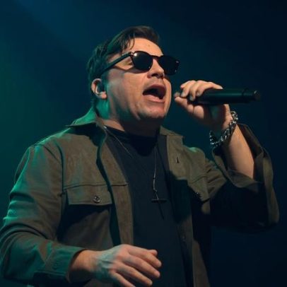 Cantor Neto Araújo, ex-Cavaleiros do Forró, morre aos 42 anos