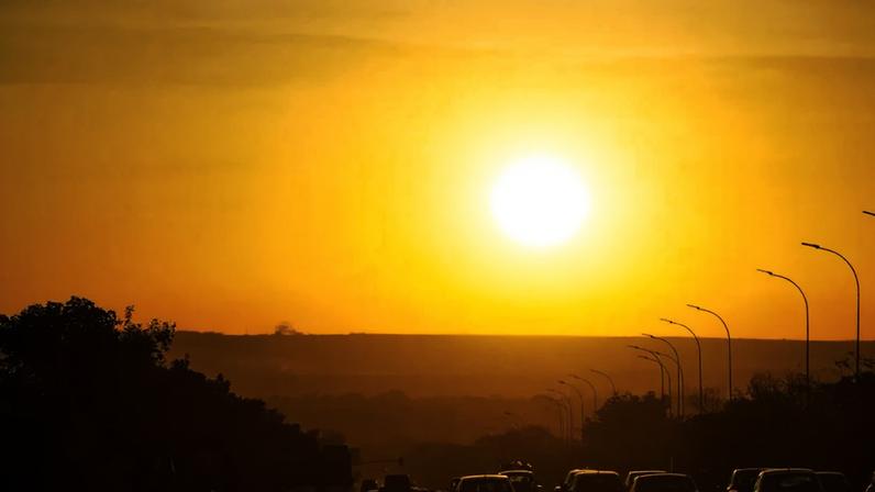 O modelo de fusão nuclear é diferente da produção de energia pela fissão nuclear como é feita nas usinas nucleares padrão. Esse método ainda não foi completamente desenvolvido por nenhum país do mundo