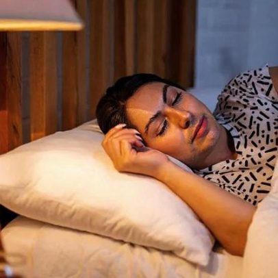 Dormir com luz acesa pode elevar risco de doenças cardíacas