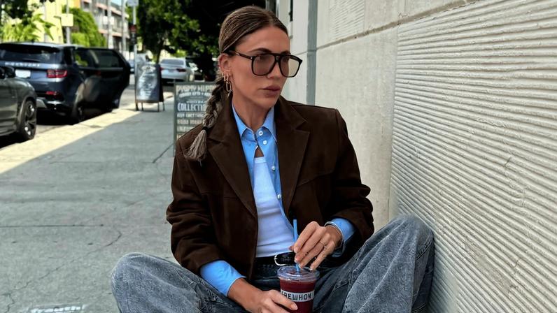 Três tendências de inverno combinam couro, camurça e jeans