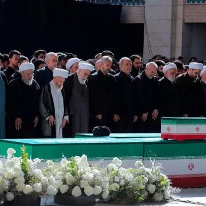 Filhos de Ali Khamenei no segundo dia do funeral; líder continua desaparecido