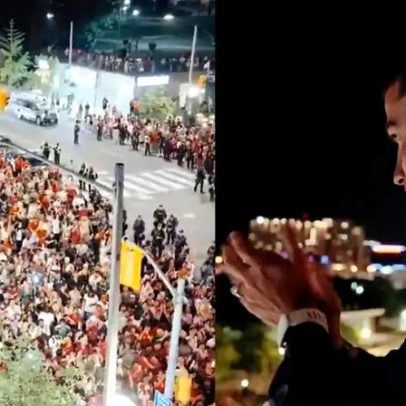 Cristiano Ronaldo celebra classificação na varanda de hotel em clima de festa