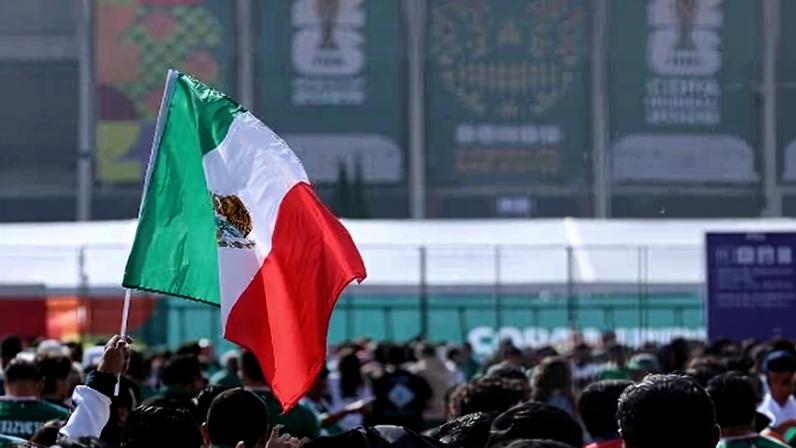 Torcida do México faz festa em jogo contra África do Sul na Copa do Mundo