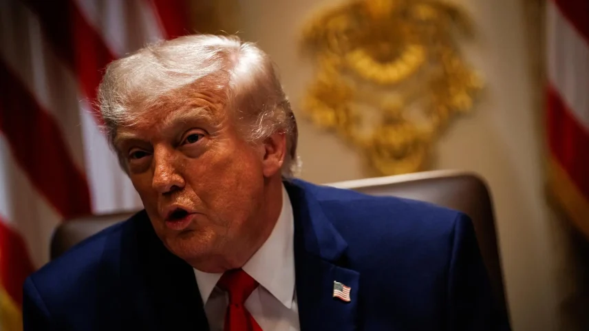 Trump pede à Suprema Corte aval para restringir voto pelo correio