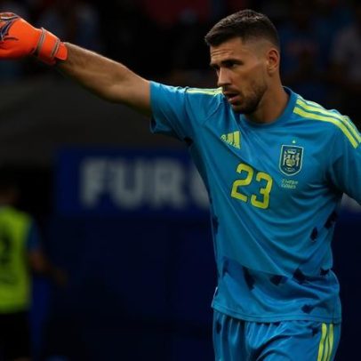 Simón faz recorde como goleiro da Espanha ao ficar sem levar gols mais tempo