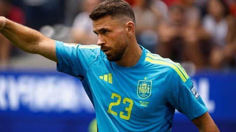 Unai Simón, goleiro da Espanha, durante partida contra a Áustria