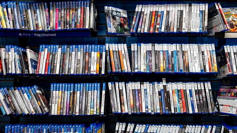 Homem diz sentir falta de grandes ofertas de jogos usados
