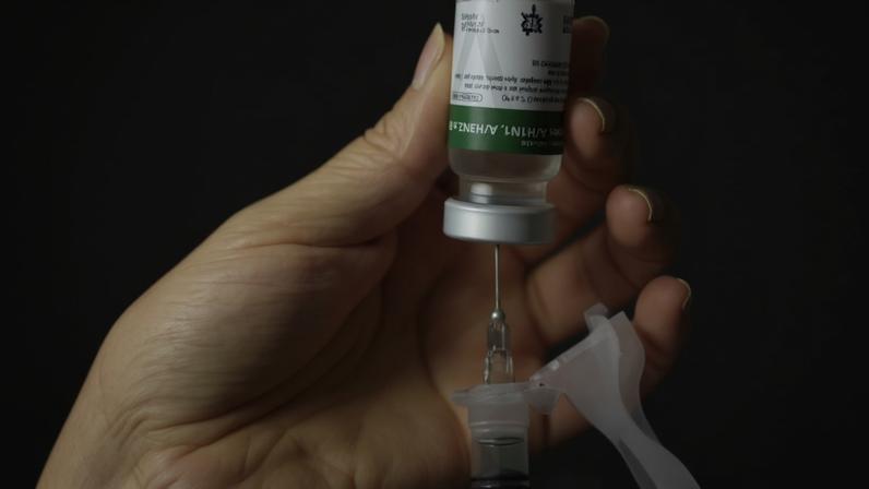 O vírus influenza possui uma série de peculiaridades, a começar pela sua variedade; na foto, vacina da gripe