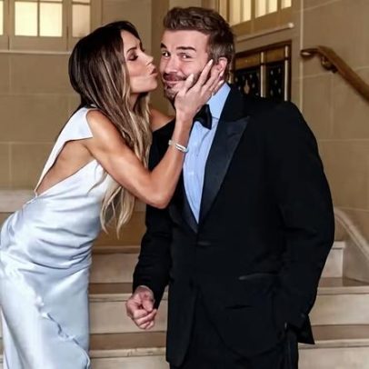 Victoria Beckham e David comemoram 27 anos de casamento