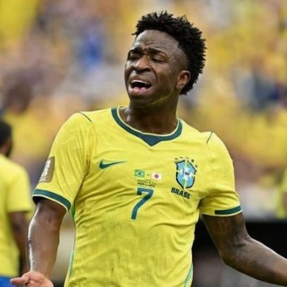 Vinícius Júnior perto do gol ou na ponta; titular depende da posição