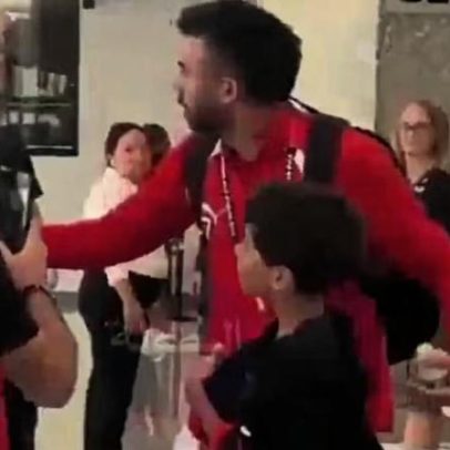 Confusão com policiais marca chegada do Egito a Dallas para 2ª fase da Copa