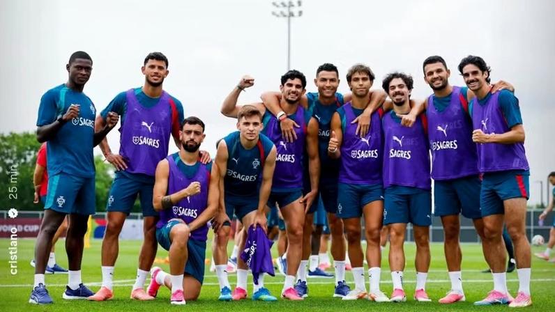 Cristiano Ronaldo posta foto em treino de Portugal — Foto: Reprodução / Instagram