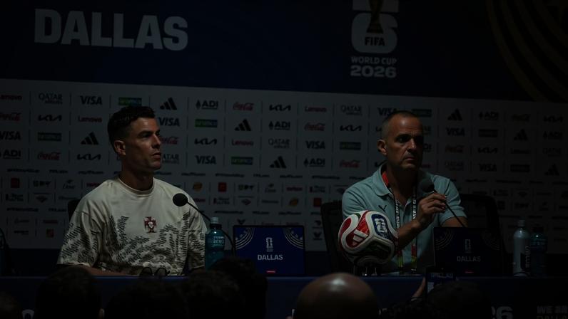 Cristiano Ronaldo em entrevista antes do jogo contra a Espanha — Foto: Leonardo Lourenço