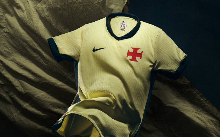 Vasco lança terceira camisa inspirada nas naus de sua história