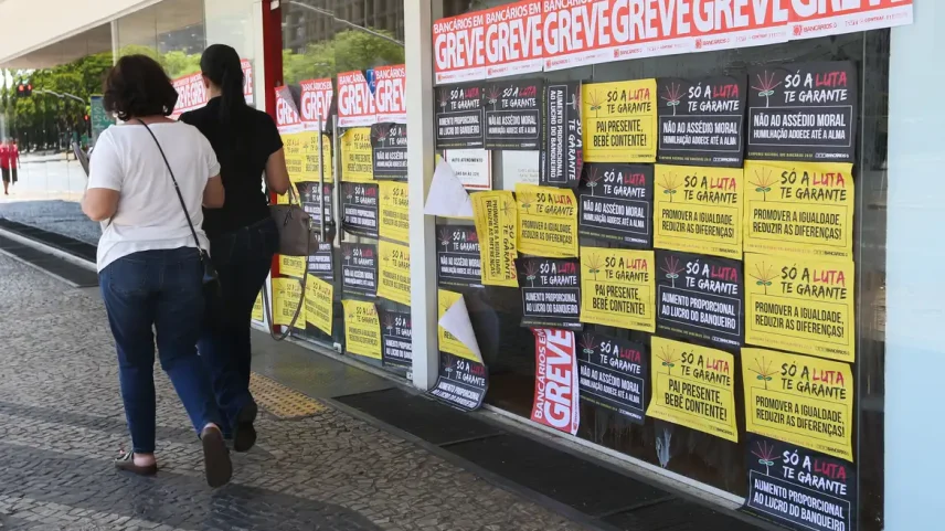 Bancários anunciam paralisação de 24 horas nesta quinta (20)