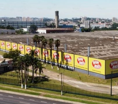 Homem mata três colegas de trabalho a facadas em fábrica da Bombril