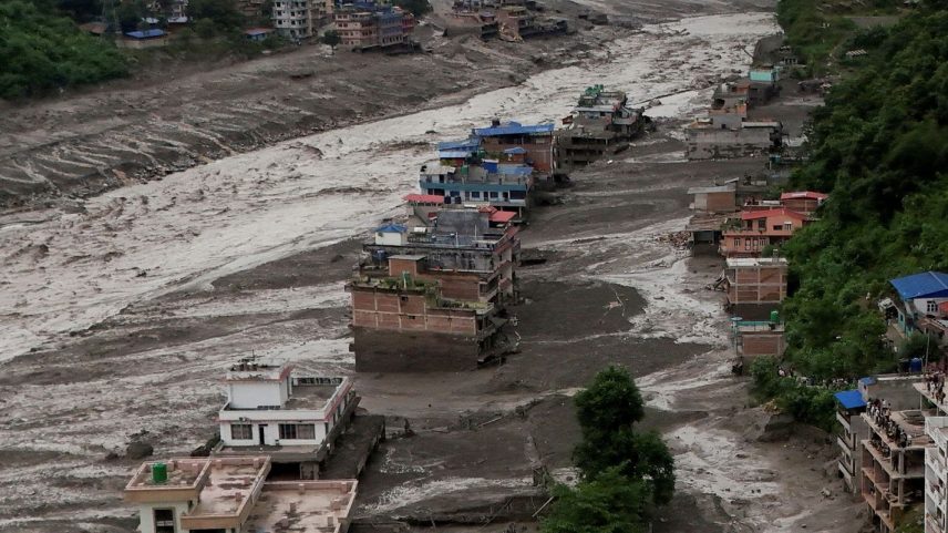 Nepal recusa ajuda estrangeira após inundações que mataram mais de 500