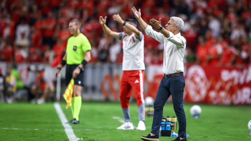 Em crise no Brasileirão, Inter e Grêmio fazem duelo decisivo na Copa do Brasil