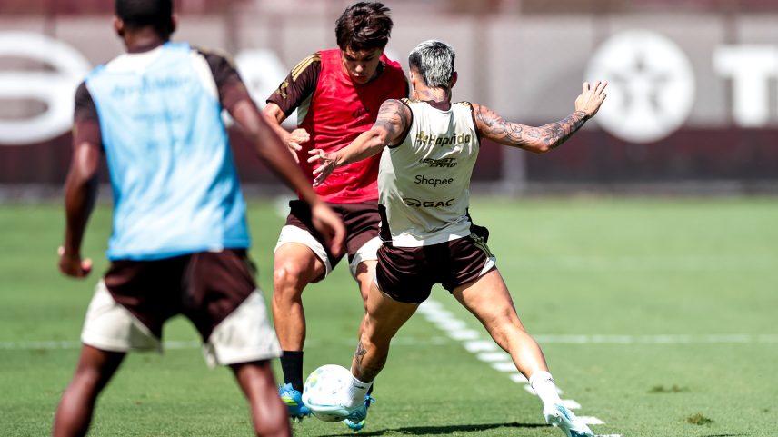 Flamengo x Vitória pelo Campeonato Brasileiro: onde assistir e escalações